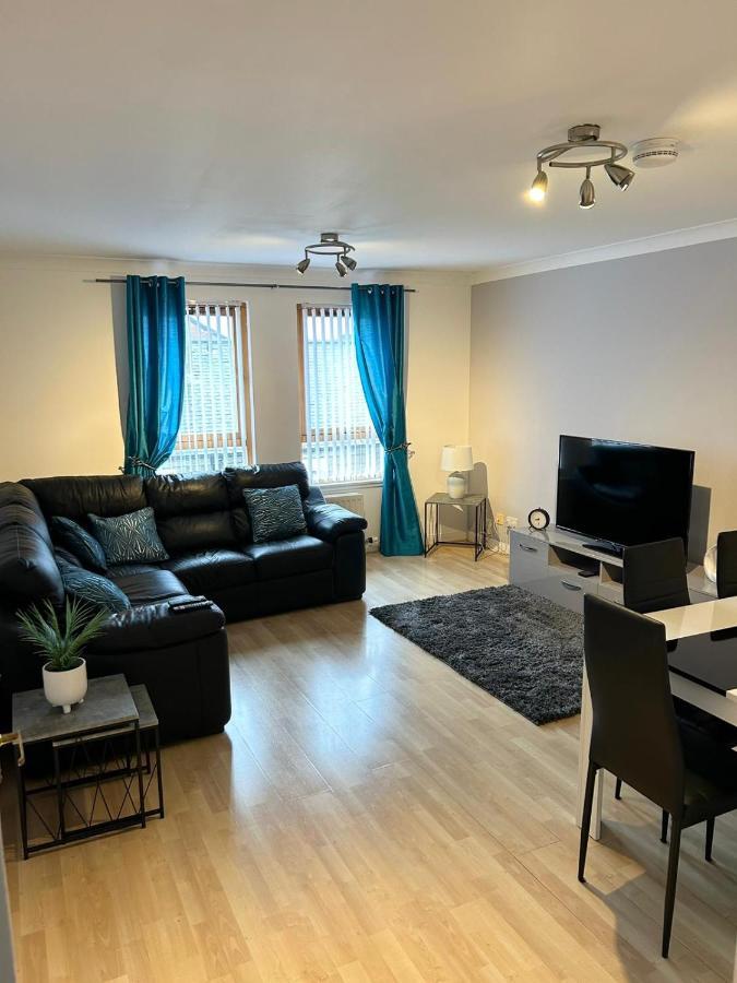 Spacious, Modern 3 Bedroom Luxury Flat In Centre Location 브로티페리 외부 사진
